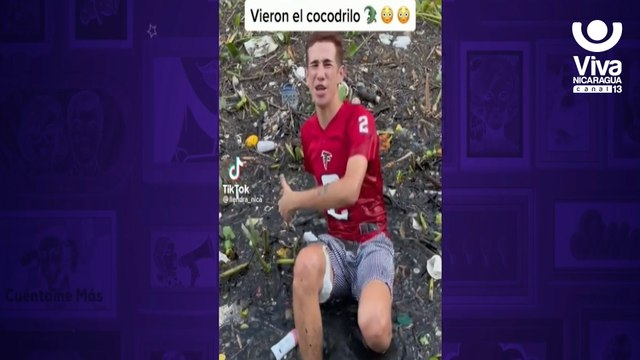 Tiktoker nicaragüense se baña en un cauce simulando estar de vacaciones en Costa Rica