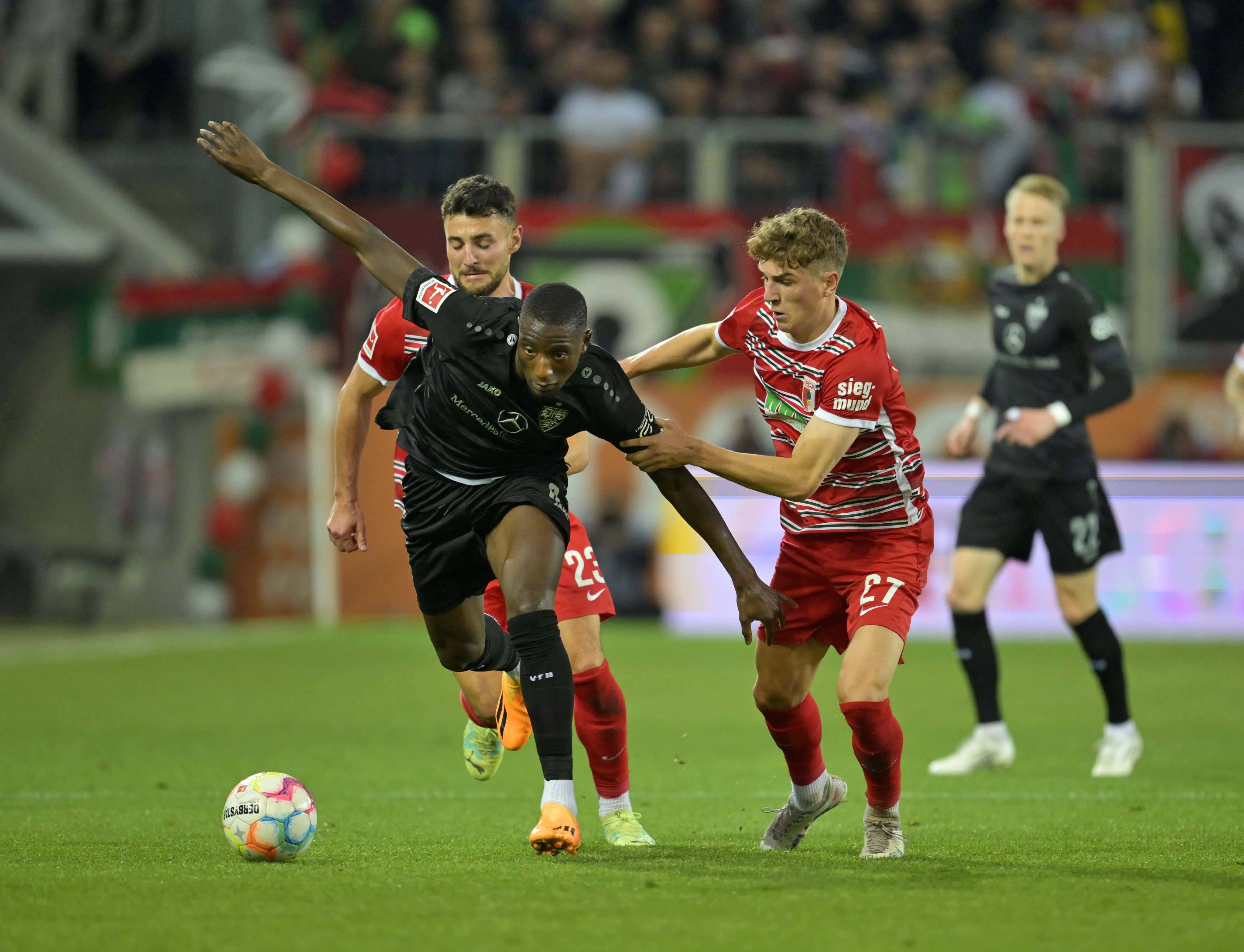 Bundesliga : Le VfB Stuttgart s'accroche au maintien après son nul à Augsbourg