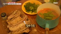 [HOT] Spicy Sundaeguk and Galbi Boiled Beef enjoyed in a 5-ton camping car , 생방송 오늘 저녁 230421