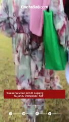 Suasana solat ied di Lapangan Kompyang Sujana, Denpasar, Sabtu (22/4)