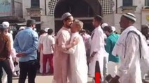 अमेठी: जामा मस्जिद में अदा की गई ईद की नमाज, एक-दूसरे को गले लगाकर दी बधाई