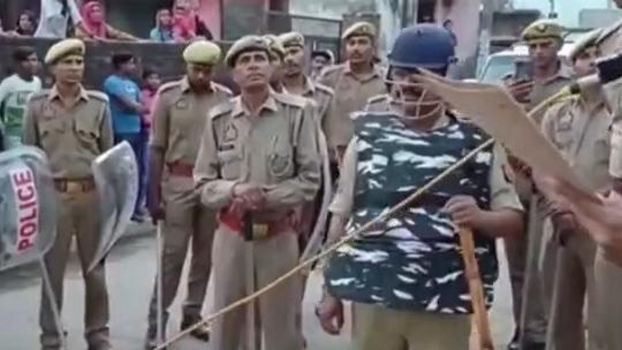बिजनौर:पुलिस ने गैंगस्टर के आरोपी की 82 लाख रुप...