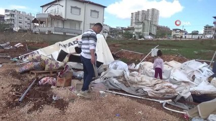 Önce depremin sonra fırtınanın vurduğu ilçede vatandaşlar o anları anlattı