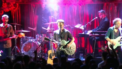 Mishima canta "Cotó" i "Qui més estima"