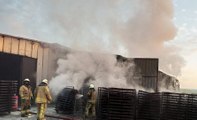 İstanbul'da mangal kömürü üretim tesisinde yangın
