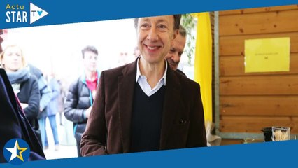 "Je prenais des gifles tous les jours, j’en garde des souvenirs cuisants" : Stéphane Bern se confie