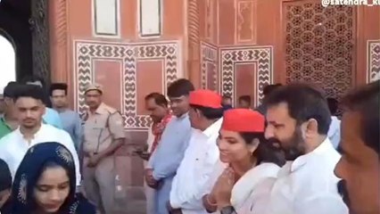 आगरा: ताज महल के अंदर सपाइयों ने नियमों की उड़ाई धज्जियाँ, वीडियो वायरल