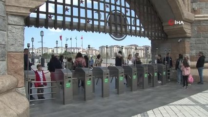 Bayram harçlığını alan çocuklar eğlence merkezine akın etti