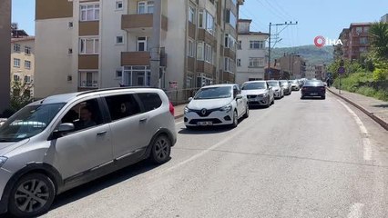 Amasra'da kilometrelerce araç kuyruğu oluştu