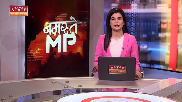 एमपी में बाबा की एंट्री, खुद की फोटो छोटी और बाबा की फोटो बड़ी