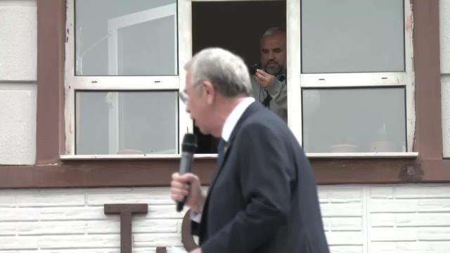 Akşener, Sinan Katledildi. Buna Müsaade Edersek Biz, Sokakta Gezemezsiniz Derken, Bir Yurttaş Gözyaşlarını Tutamadı