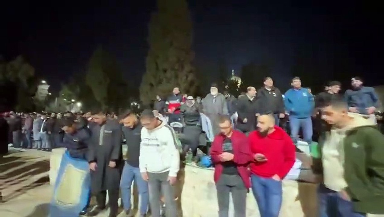 Masjid Al Aqsa من إقامة صلاة العشاء كما تسمع من...