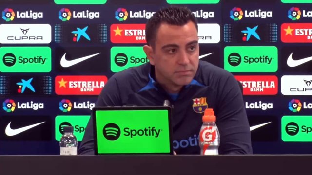 Xavi mantiene su cruzada contra el estado del césped / FCB