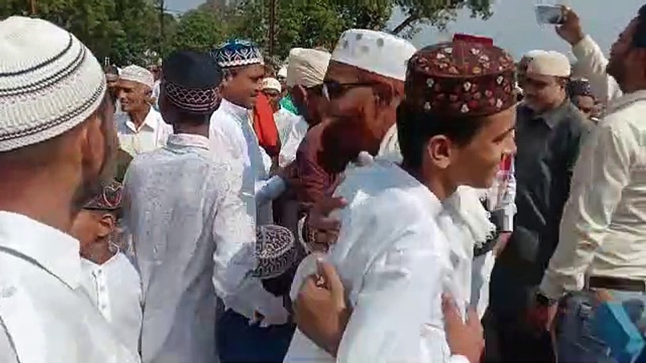 जिले भर में हर्षोल्लास के साथ मनाया गया ईद उल फितर पर्व