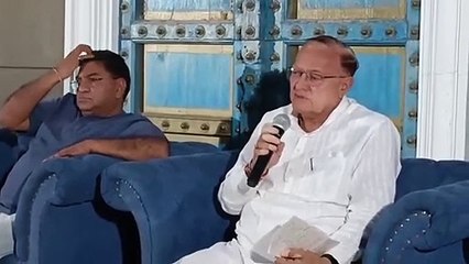 टॉक शो : तरक्की दौड़ में सामाजिक जिम्मेदारी भूल रहे हम