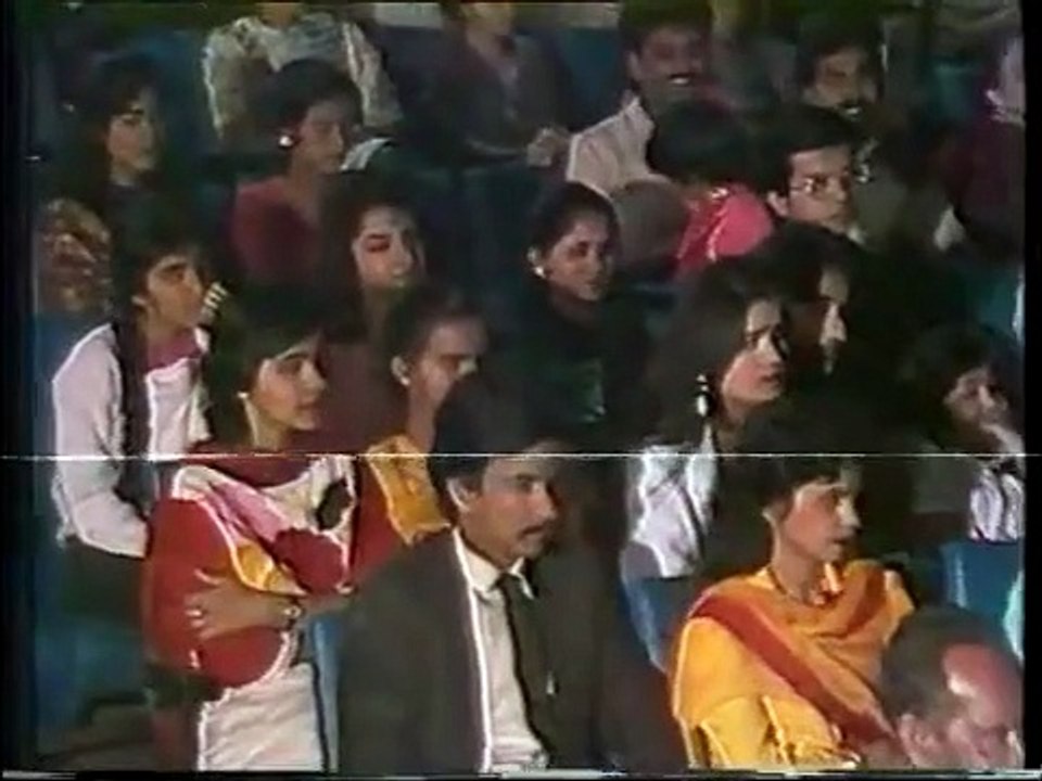 Yes_Sir,_No_Sirیس_سر_نو_سر___PTV_classic_show_hosted_by_Moin_Akhtar,_Episode_5(360p)_230422221625