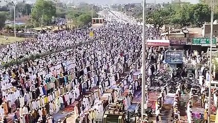 दिल्ली रोड स्टेट ईदगाह पर ईद की नवाज