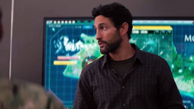 Extrait de l'épisode 18 de la saison 2 de NCIS Hawaii / Cet acteur de NCIS vient de réaliser un exploit hallucinant, vous ne verrez plus la franchise de la même façon