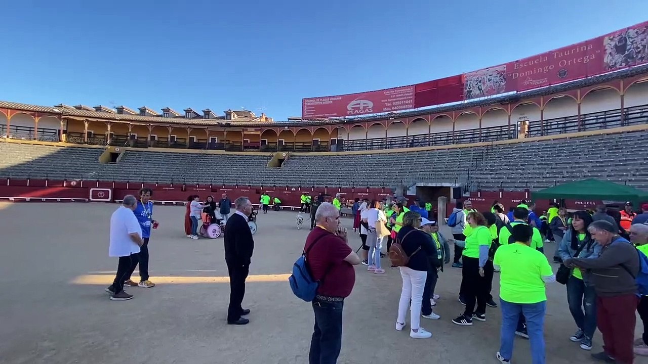La marea amarilla de Marsodeto llega a la plaza de Toros