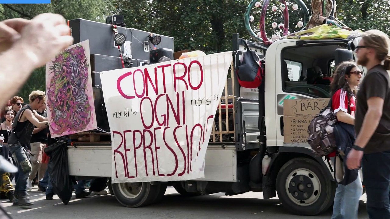 Street Rave Parade con 10mila persone a Bologna