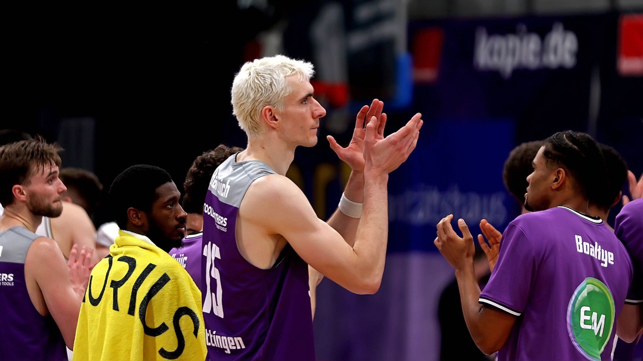 Sieg-Dreier fällt Sekunden vor Schluss: Basketball-Krimi geht an Göttingen