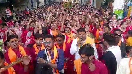 शोभायात्रा में गूंजे मातारानी के जयकारे