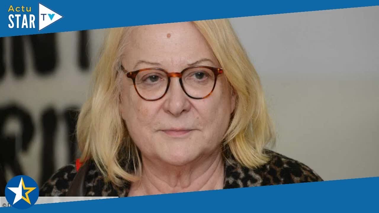 “Toujours plein de dettes” : Josiane Balasko fa...