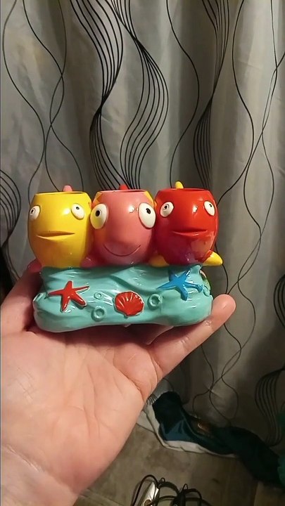 Fish Toothbrushes Holder