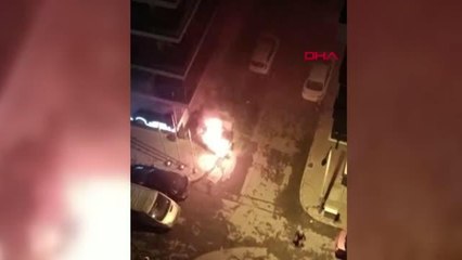 İSTANBUL-GAZİOSMANPAŞA'DA PARK HALİNDEKİ KAMYONET ALEV ALEV YANDI