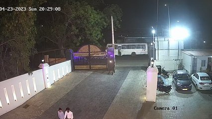 फूफाजी के विवाह की वर्षगांठ समारोह में आई थी महिला, लाखों रुपए के जेवर से भरा पर्स पार
