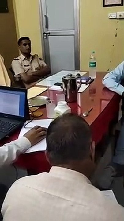 30 हजार की रिश्वत लेते हेड कांस्टेबल व कांस्टेब...