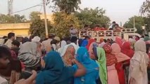 मेरठ: पीतांबर की मौत के बाद आक्रोशित ग्रामीणों ने लगाया जाम, हंगामा कर मुआवजे की उठाई मांग