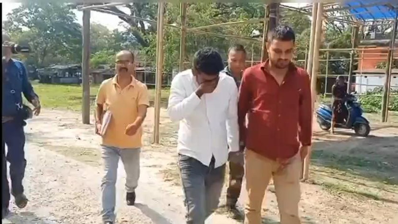 লক্ষ লক্ষ টাকার বান্ডিল! টাকার পাহাড় আলিপুরদুয়া...