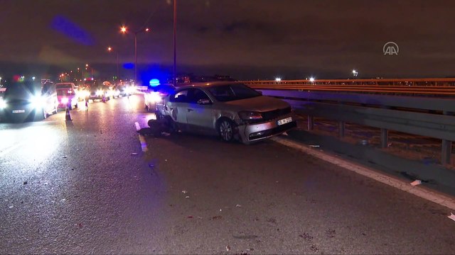 Kaza yapan otomobilini kontrol eden sürücü, başka bir aracın çarpması sonucu hayatını kaybetti