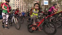 Budapeste enche-se de bicicletas nas comemorações do Dia da Terra