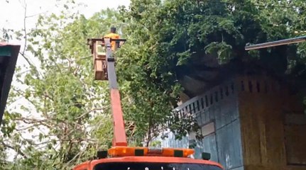 ฤทธิ์ 'พายุฤดูร้อน'  ลมกระโชกแรง บ้านพังเสียหาย 270 หลัง