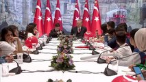 CUMHURBAŞKANI ERDOĞAN DEPREMZEDE ÇOCUKLARI DOLMABAHÇE'DE AĞIRLADI