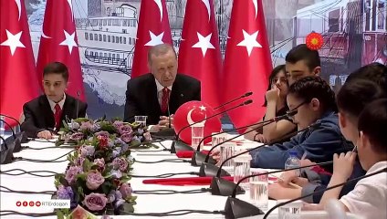 Böyle olur AKP'nin bayram buluşması: Erdoğan, muhalefeti hedef aldı küçük çocuk sustu