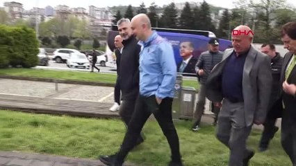 BAKAN KARAİSMAİLOĞLU, VATANDAŞLARLA TRABZON SAHİLİNDE YÜRÜDÜ