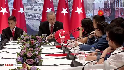Erdoğan çocuklarla buluşmasında muhalefeti hedef aldı; Erdoğan'ı anlamayan çocuktan "Nasıl yani?" yanıtı geldi