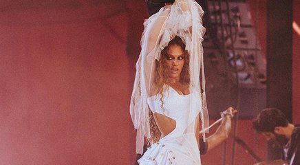 النجمة إليانا تدخل التاريخ في مهرجان "كوتشيلا"