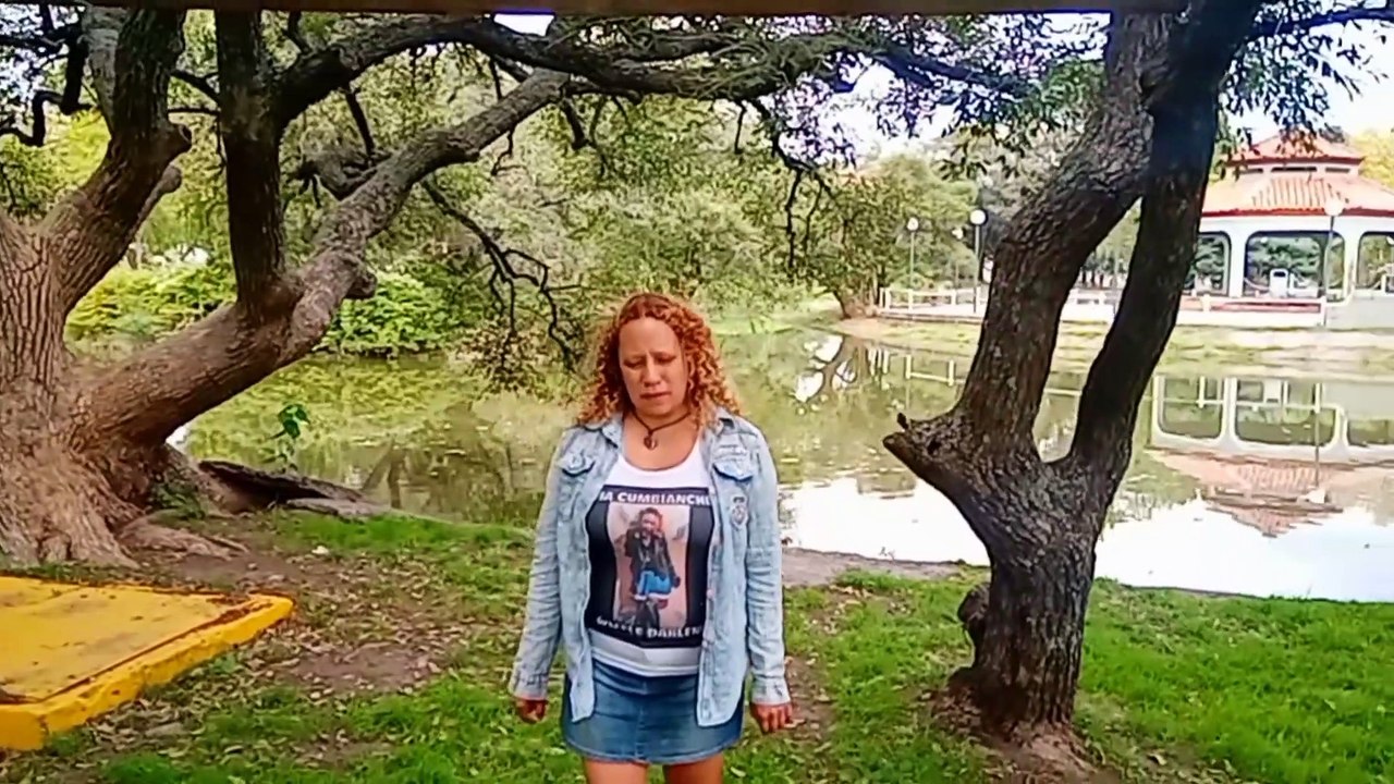 Novia Cumbianchera Llámame canta Giselle Romina Castillo Vargas
