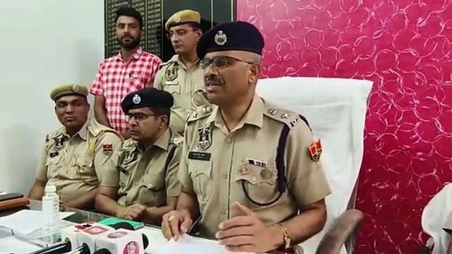 व्यवसायी के घर से लाखों रुपए के जेवर और रुपए चुराने वाला नौकर, चालक सहित तीन गिरफ्तार