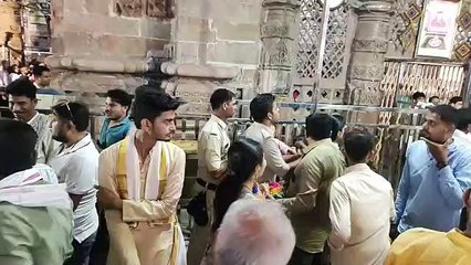 Download Video: Devotees beaten up in Omkareshwar temple