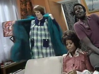 Love Thy Neighbour S04 E02