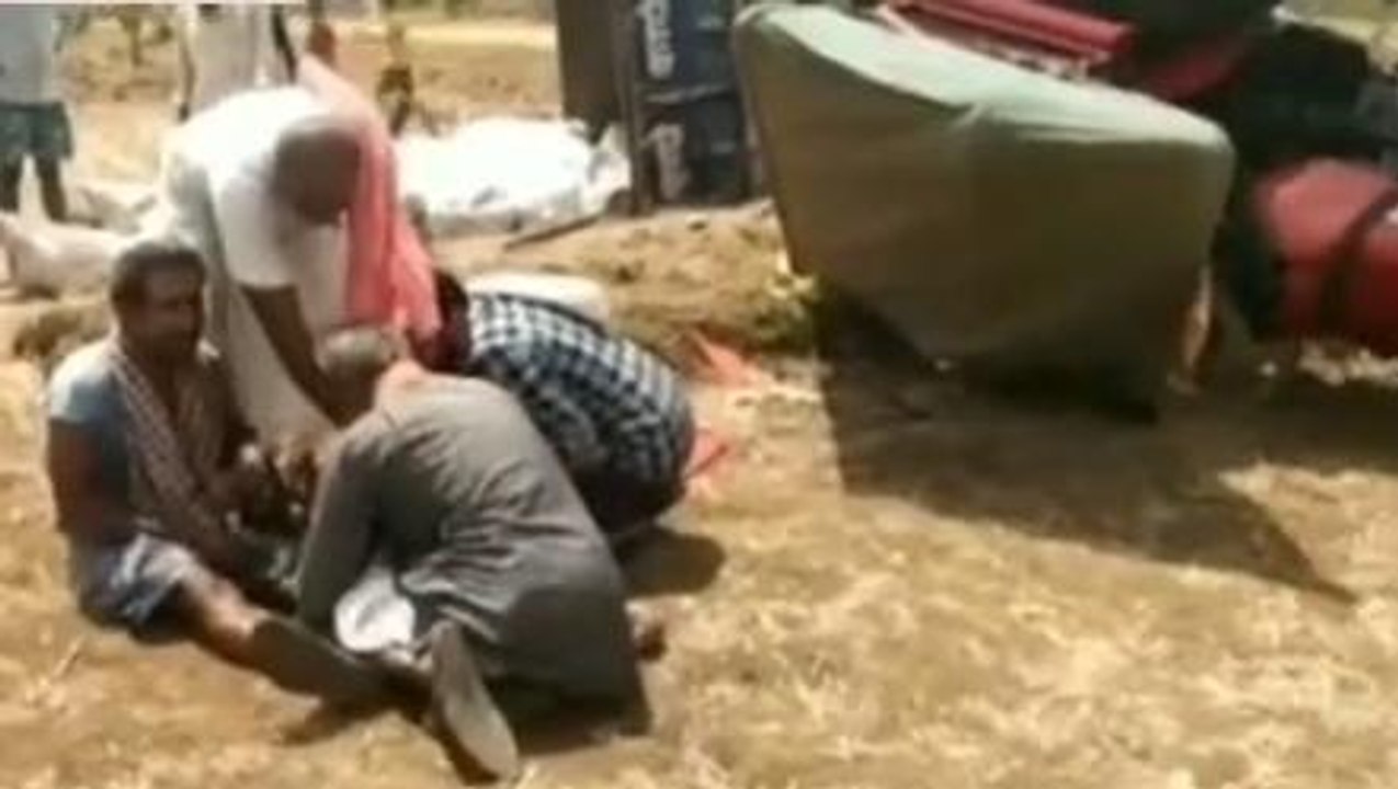 बैतूल: अनियंत्रित ट्रैक्टर ट्रॉली पलटी, महिला की दर्दनाक मौत