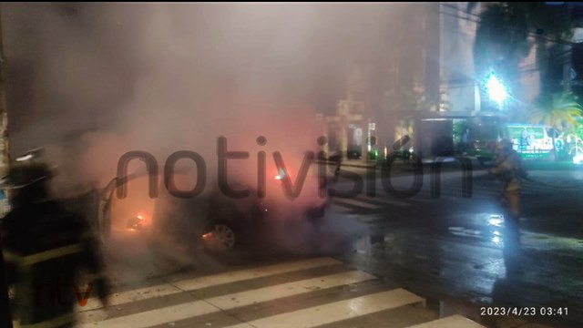 Chocaron y ardieron en llamas por el impacto en pleno centro cruceño