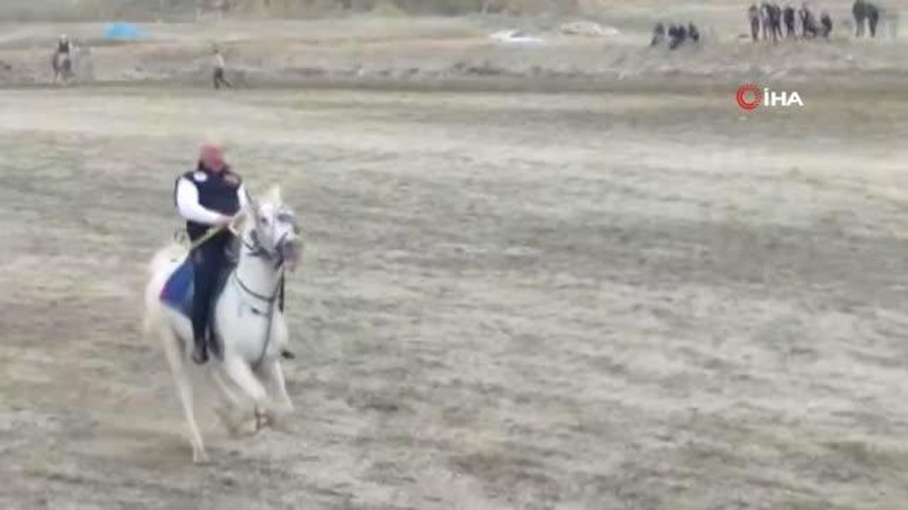 Aşkale cirit müsabakası nefes kesti