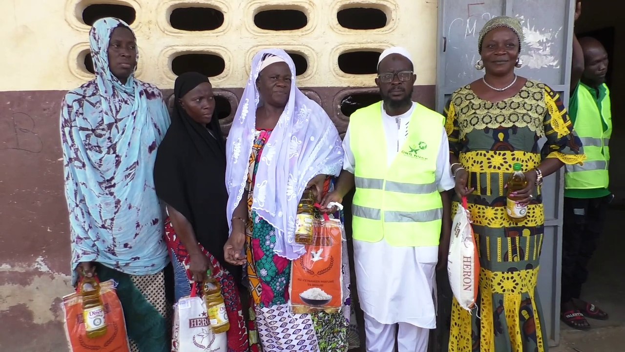 Attécoubé: 200 familles vulnérables reçoivent des kits alimentaires