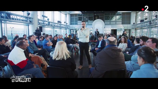 Josiane Balasko évoque l'adoption de son fils Rudy dans l'émission Les rencontres du Papotin .